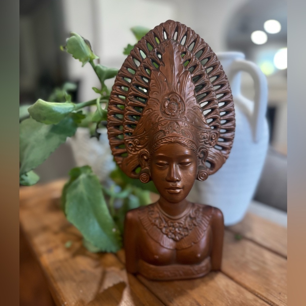 Balinese or Indonesian carved statue Intricate Brown‎ Bust Sculpture